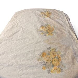Steven’s vintage floral flat sheet